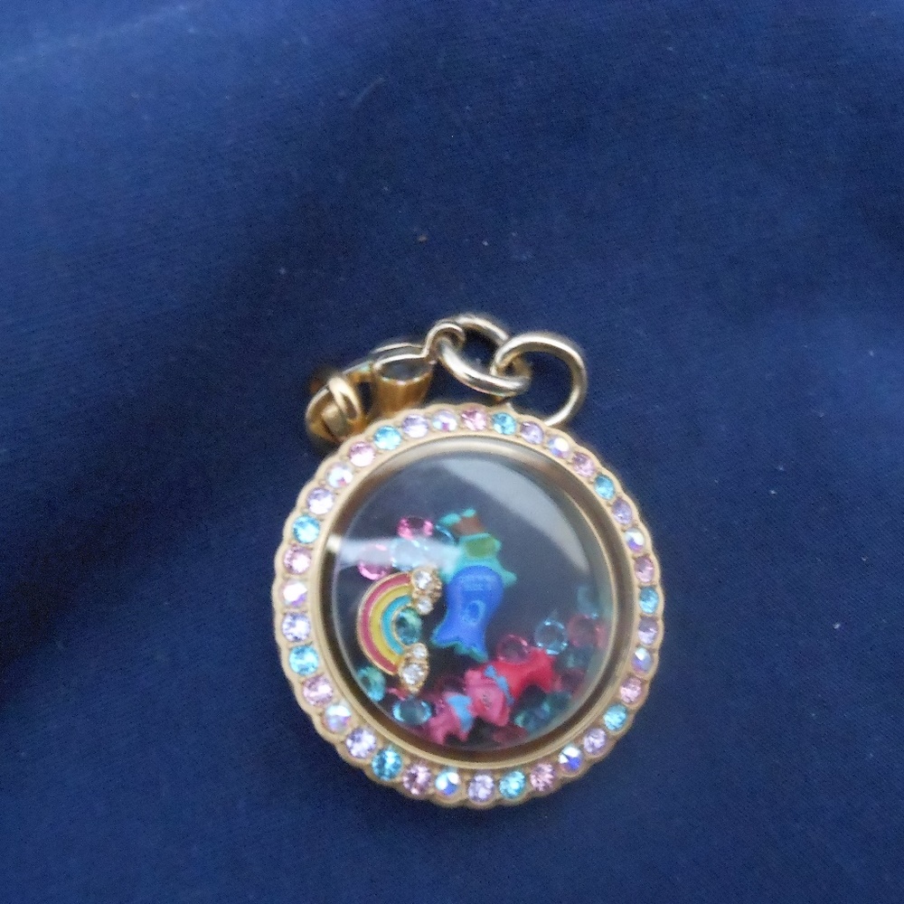 Origami Owl Gold pendant